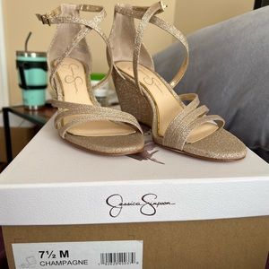 BRAND NEW Jessica Simpson Callyia Champagne Wedges